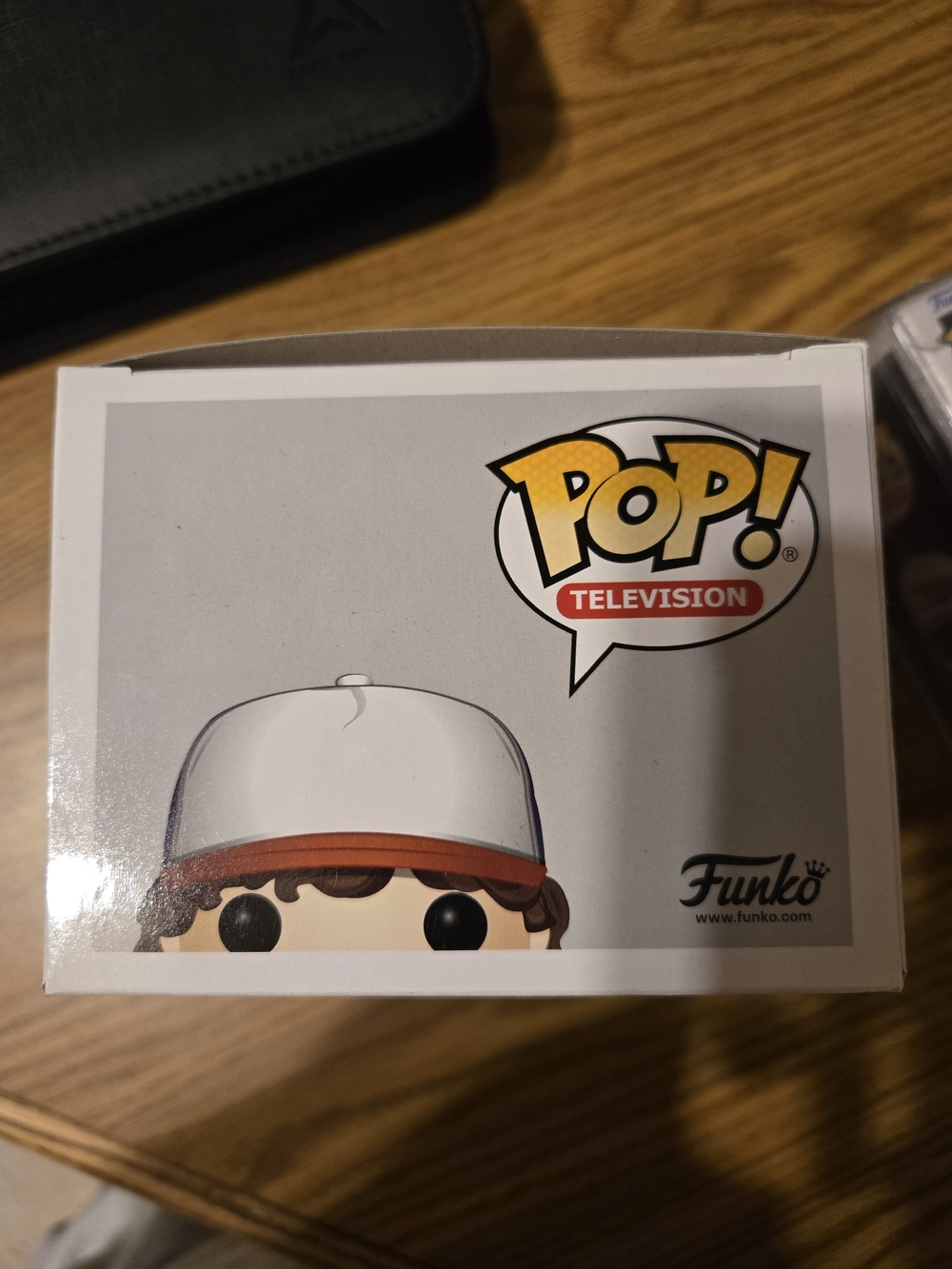 Funko Pop! Television Stranger Things #424 Dustin Henderson - Picture 6 of 7